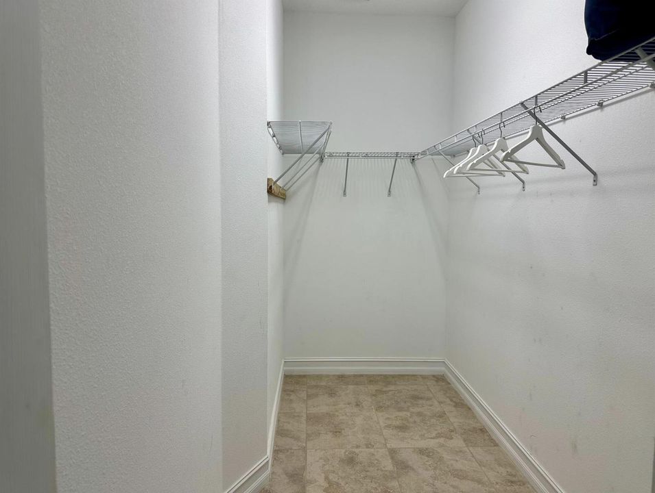 6112 Cullen Primary Closet