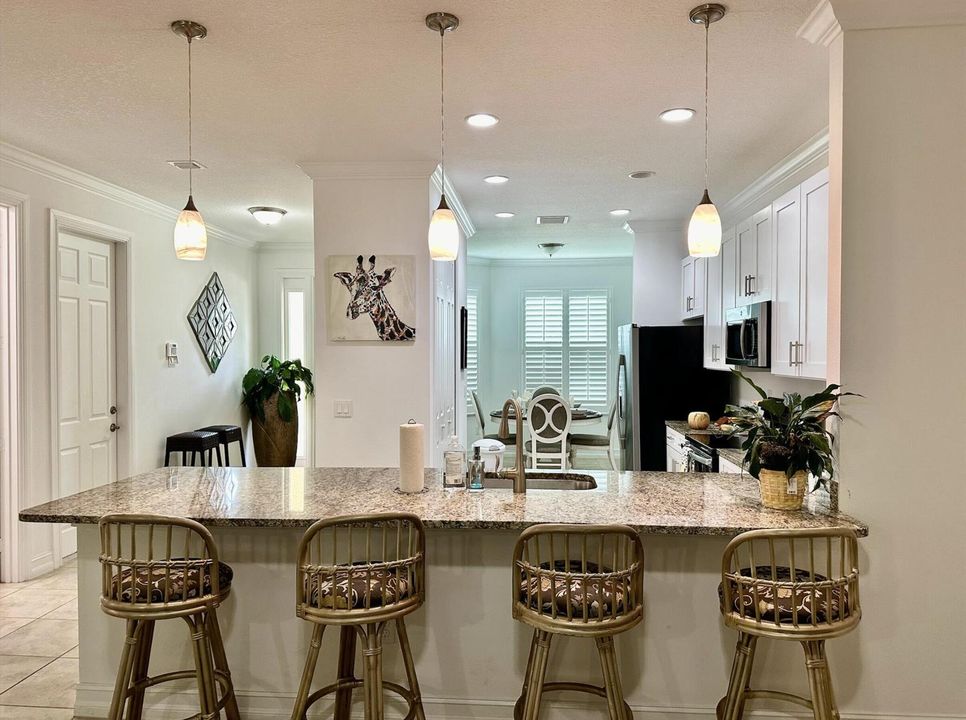 6112 Cullen Kitchen View