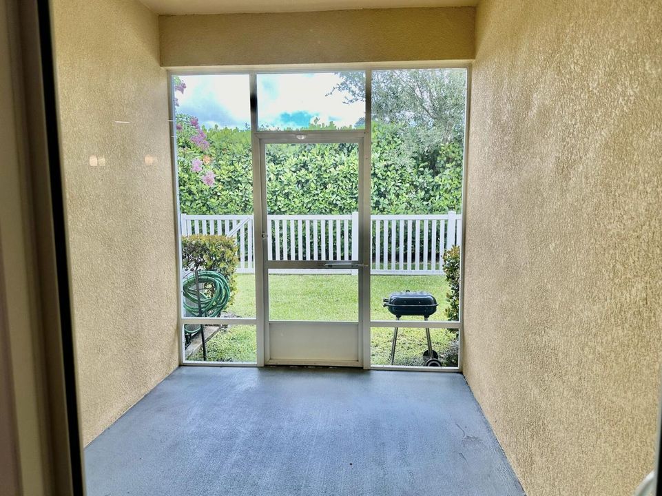 6112 Cullen Back Patio