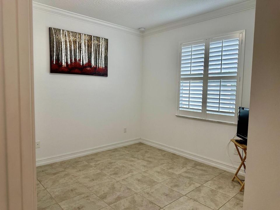 6112 Cullen 2nd Bedroom