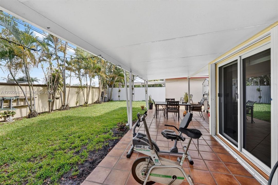 For Sale: $595,000 (3 beds, 2 baths, 1520 Square Feet)