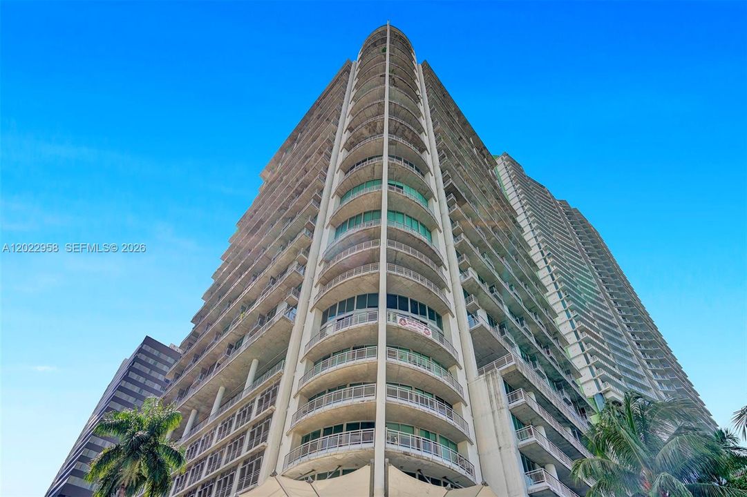 Neo Vertika, a luxury highrise condo in Brickell