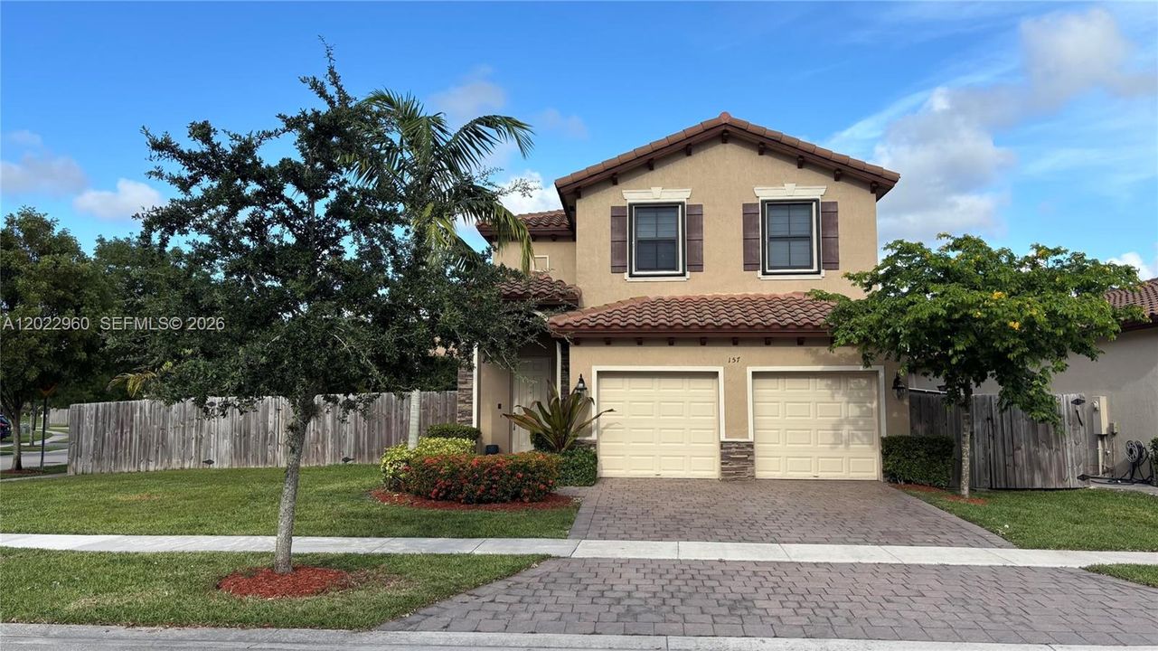 En Venta: $779,000 (5 camas, 3 baños, 2894 Pies cuadrados)