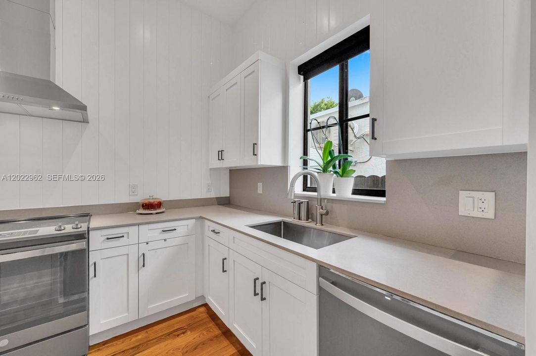 В аренду: $8,995 (4 спален, 3 ванн, 2075 Квадратных фут)