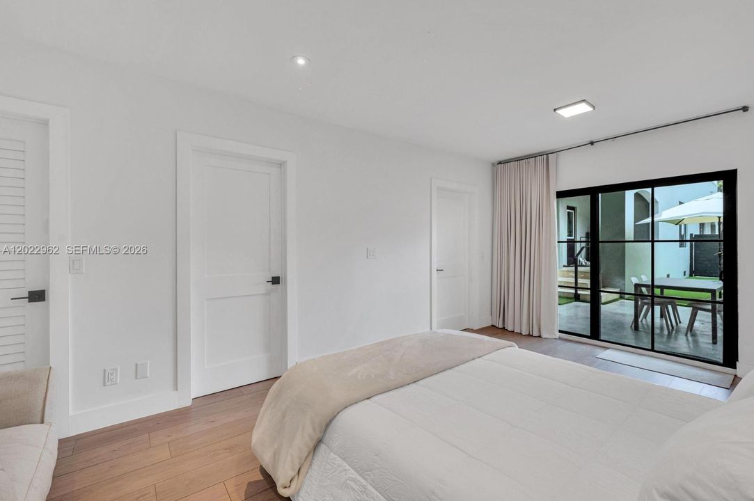 В аренду: $8,995 (4 спален, 3 ванн, 2075 Квадратных фут)