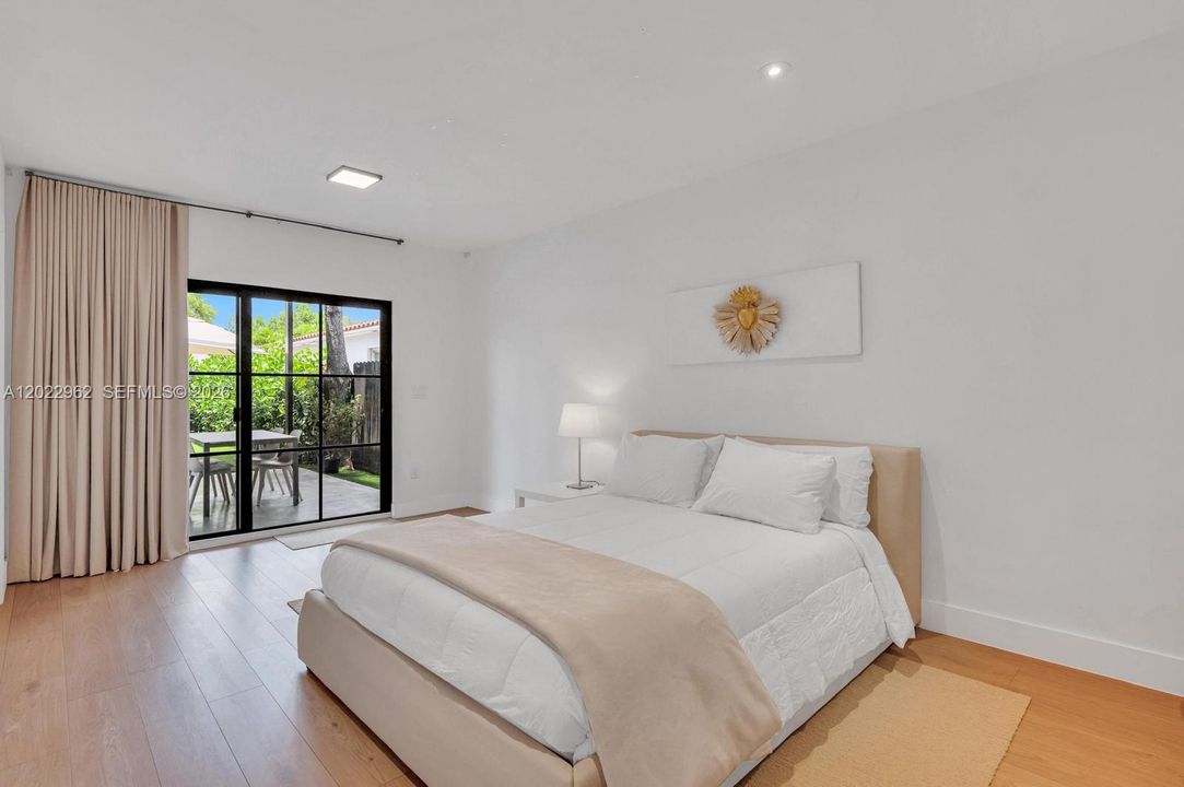 В аренду: $8,995 (4 спален, 3 ванн, 2075 Квадратных фут)
