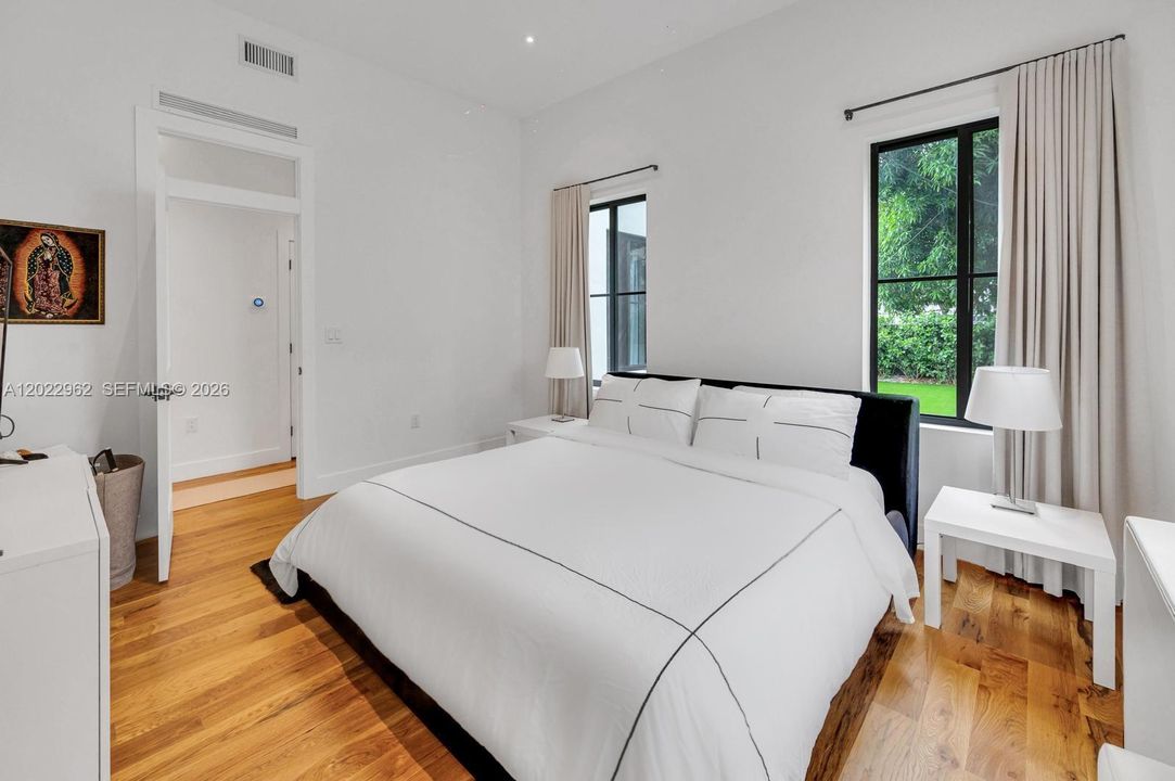 В аренду: $8,995 (4 спален, 3 ванн, 2075 Квадратных фут)
