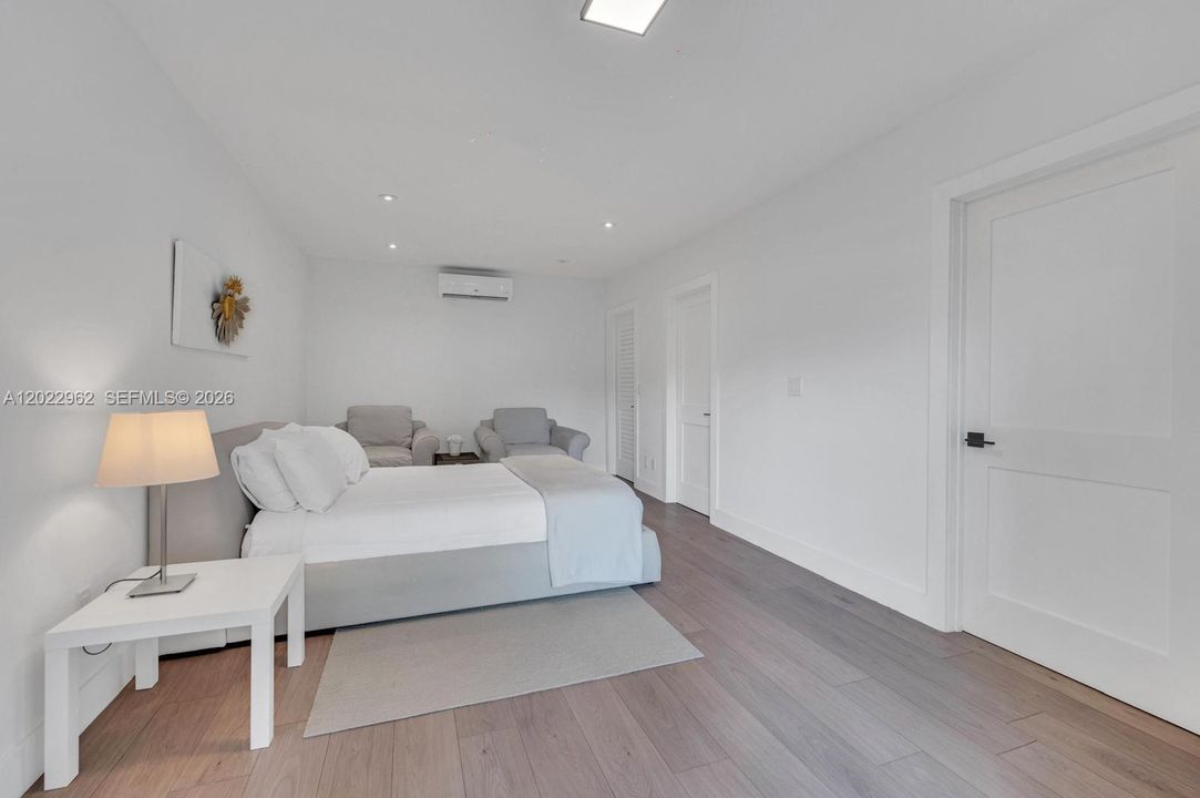 В аренду: $8,995 (4 спален, 3 ванн, 2075 Квадратных фут)