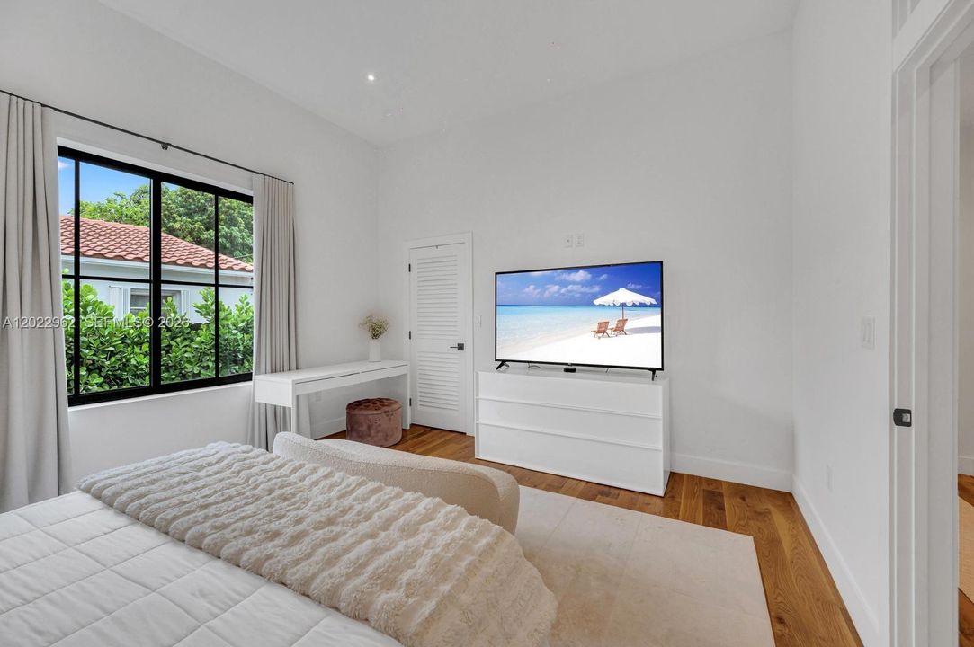 В аренду: $8,995 (4 спален, 3 ванн, 2075 Квадратных фут)