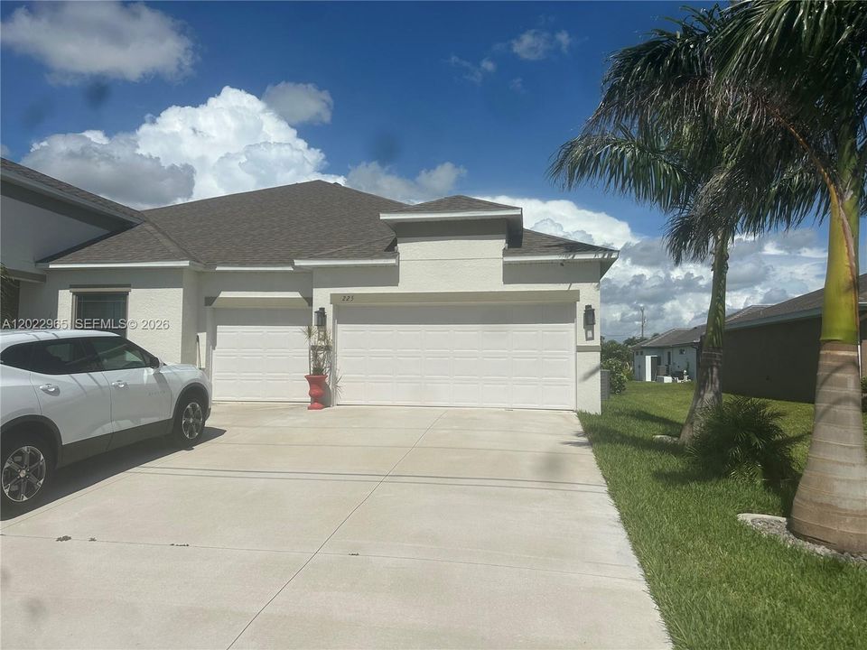 For Sale: $750,000 (4 beds, 3 baths, 3279 Square Feet)