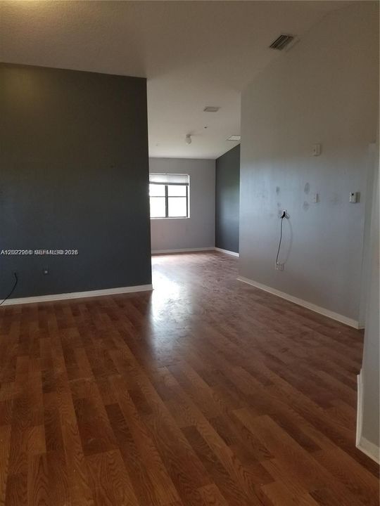 For Sale: $312,000 (3 beds, 2 baths, 1264 Square Feet)