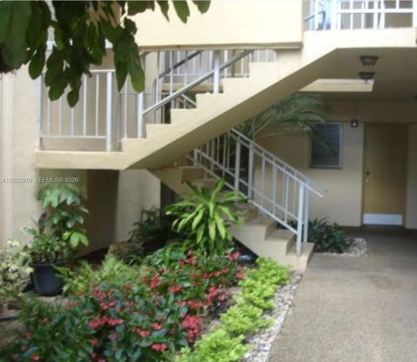 Activo con contrato: $1,900 (1 camas, 1 baños, 725 Pies cuadrados)