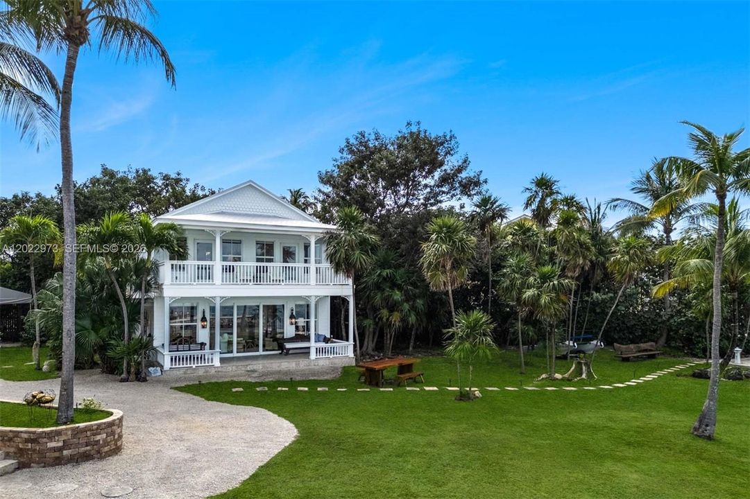 For Sale: $25,000,000 (7 beds, 10 baths, 8288 Square Feet)