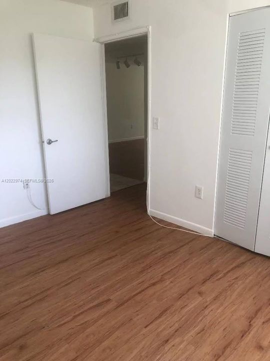 На продажу: $286,000 (2 спален, 2 ванн, 1004 Квадратных фут)