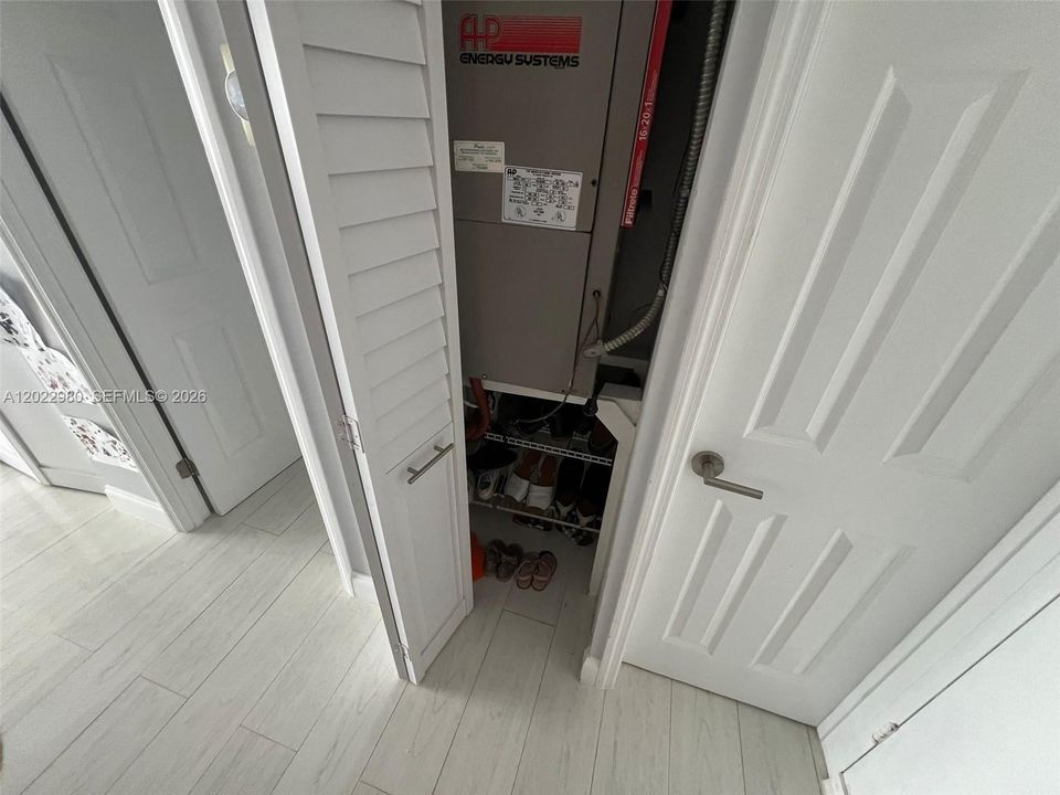 En Venta: $180,000 (1 camas, 2 baños, 861 Pies cuadrados)