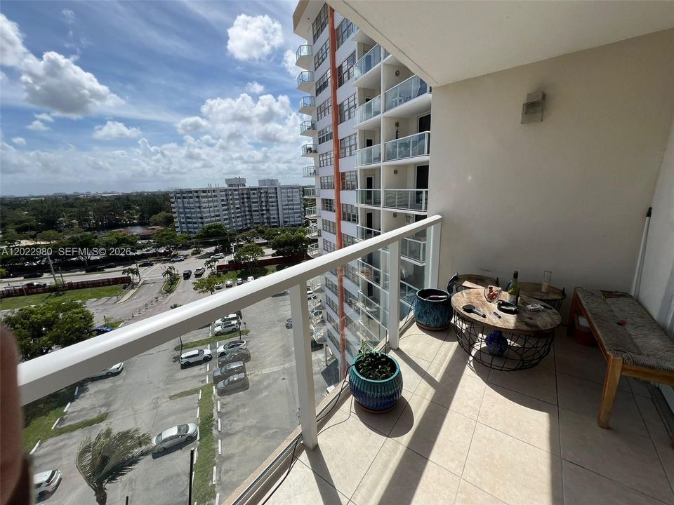 En Venta: $180,000 (1 camas, 2 baños, 861 Pies cuadrados)