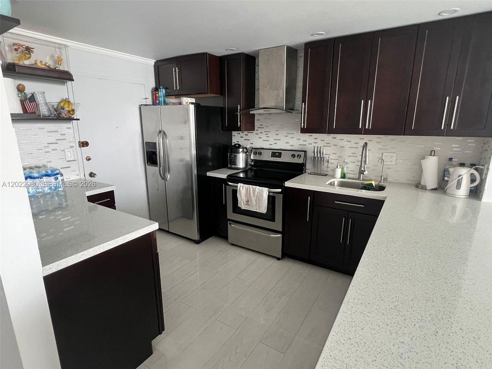 En Venta: $180,000 (1 camas, 2 baños, 861 Pies cuadrados)