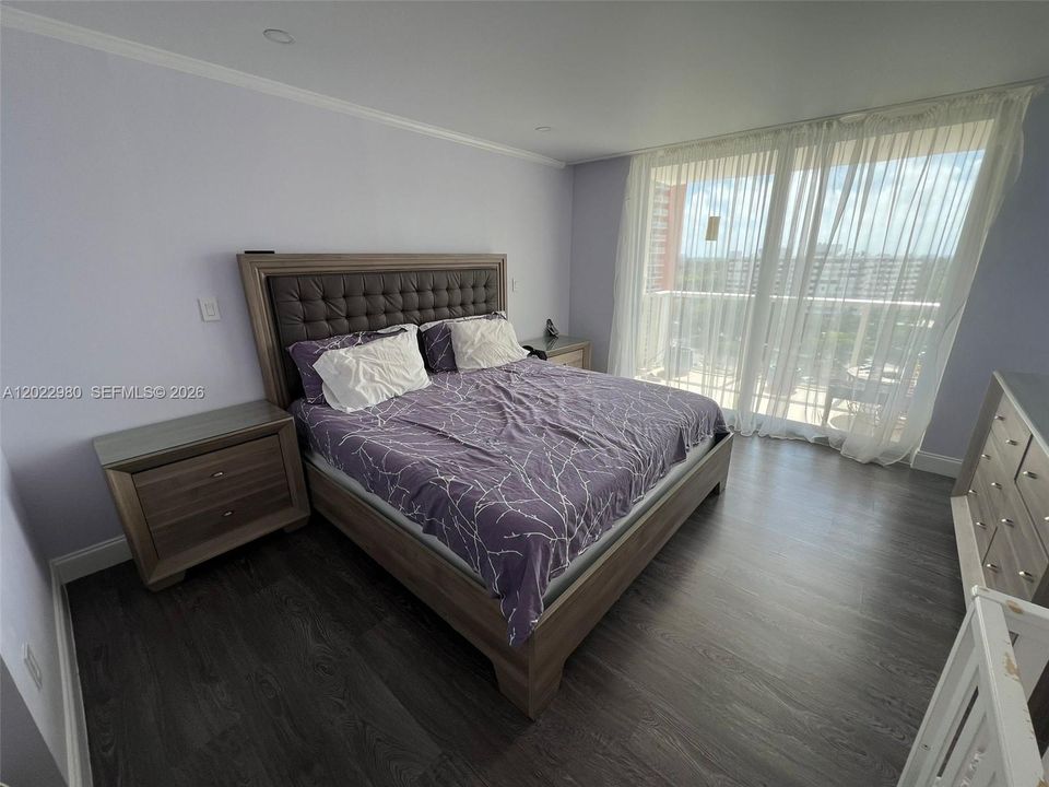 En Venta: $180,000 (1 camas, 2 baños, 861 Pies cuadrados)