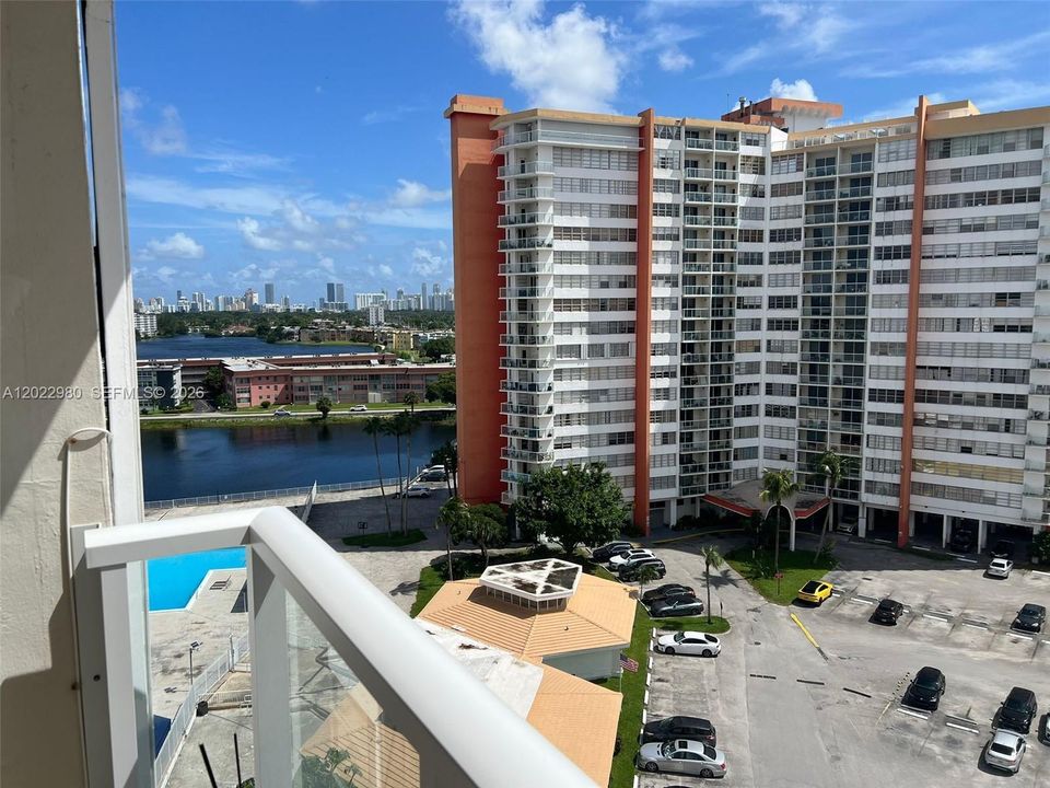 En Venta: $180,000 (1 camas, 2 baños, 861 Pies cuadrados)