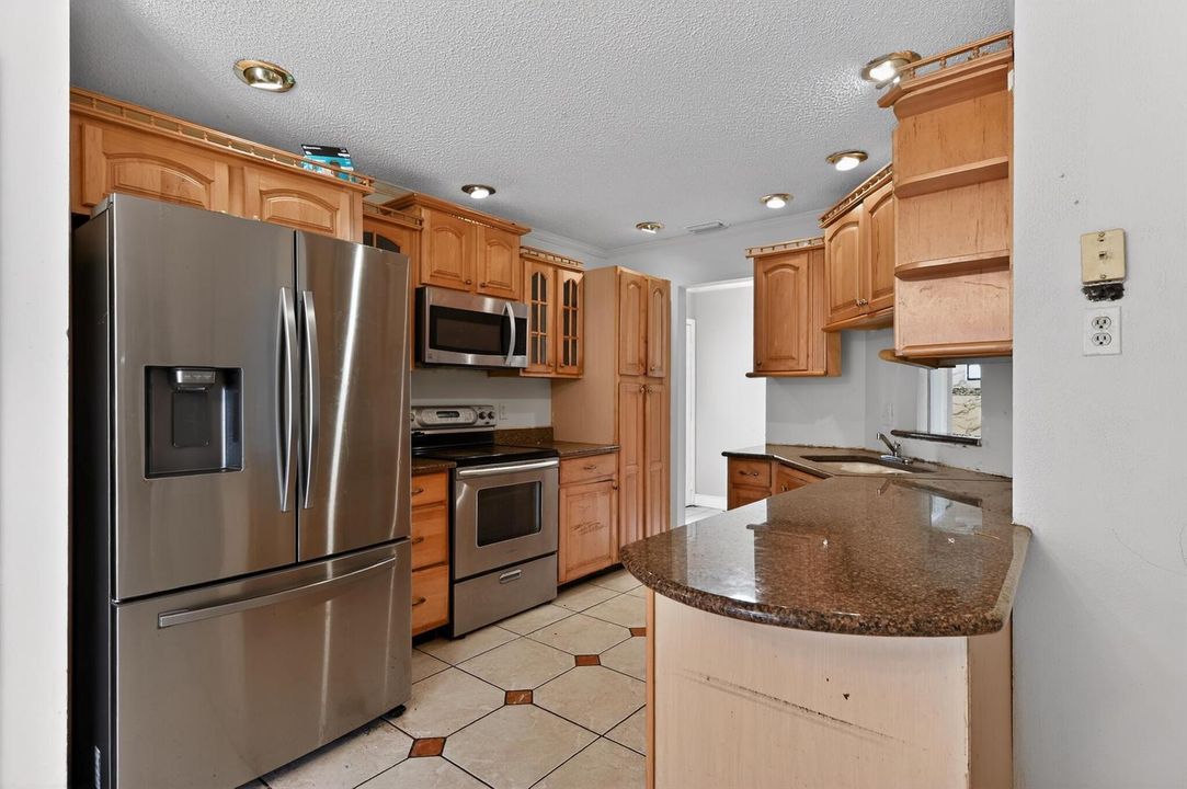 21_8421_Winnipesaukee_Way-Kitchen-0022