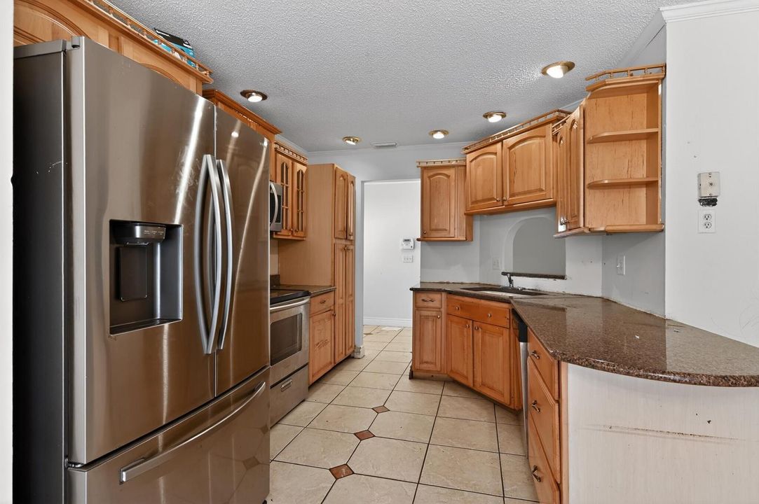 20_8421_Winnipesaukee_Way-Kitchen-0025