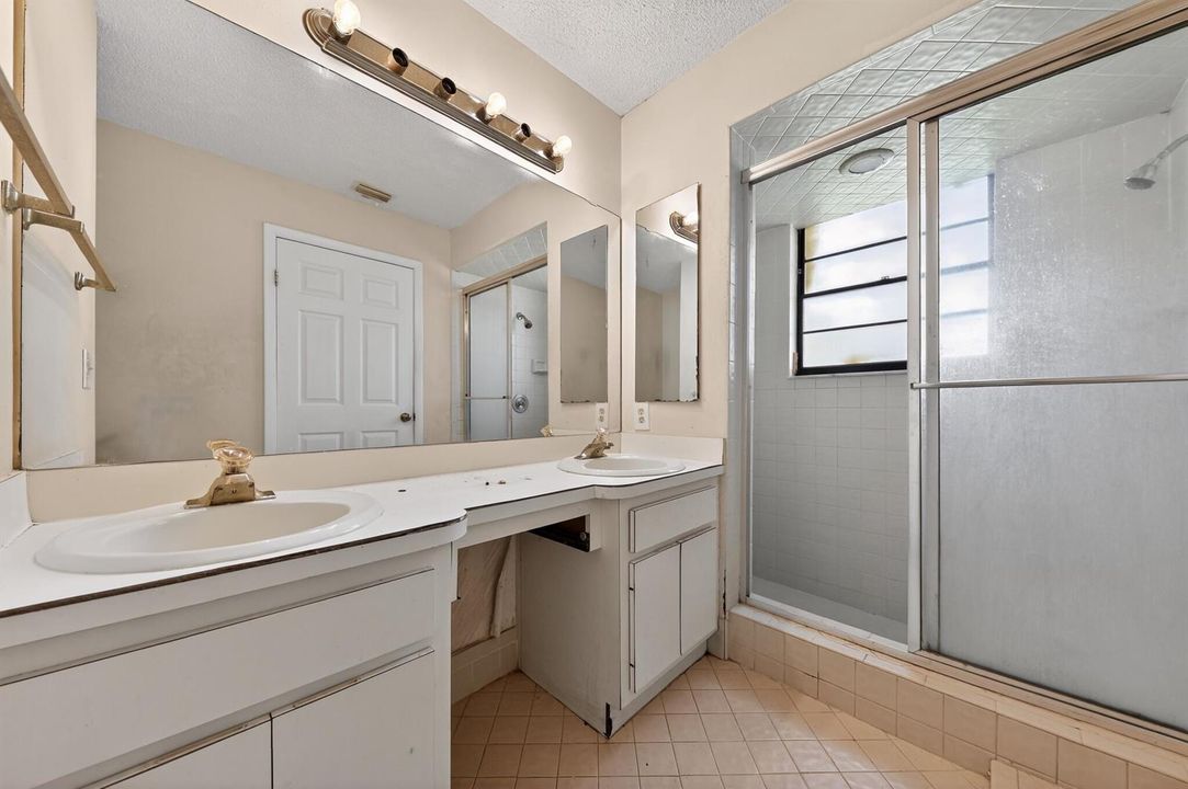 28_8421_Winnipesaukee_Way-Bathroom-0082