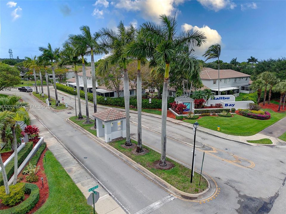 For Sale: $429,900 (3 beds, 3 baths, 1468 Square Feet)