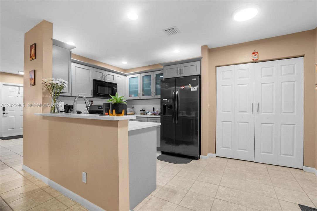 For Sale: $429,900 (3 beds, 3 baths, 1468 Square Feet)