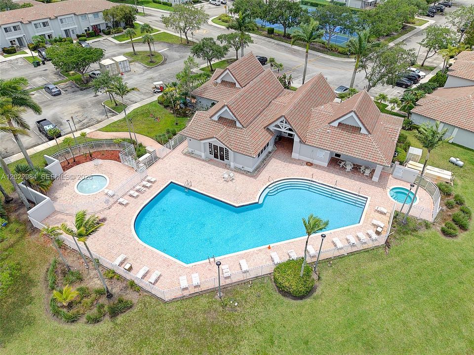 For Sale: $429,900 (3 beds, 3 baths, 1468 Square Feet)