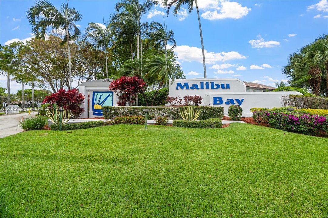 For Sale: $429,900 (3 beds, 3 baths, 1468 Square Feet)