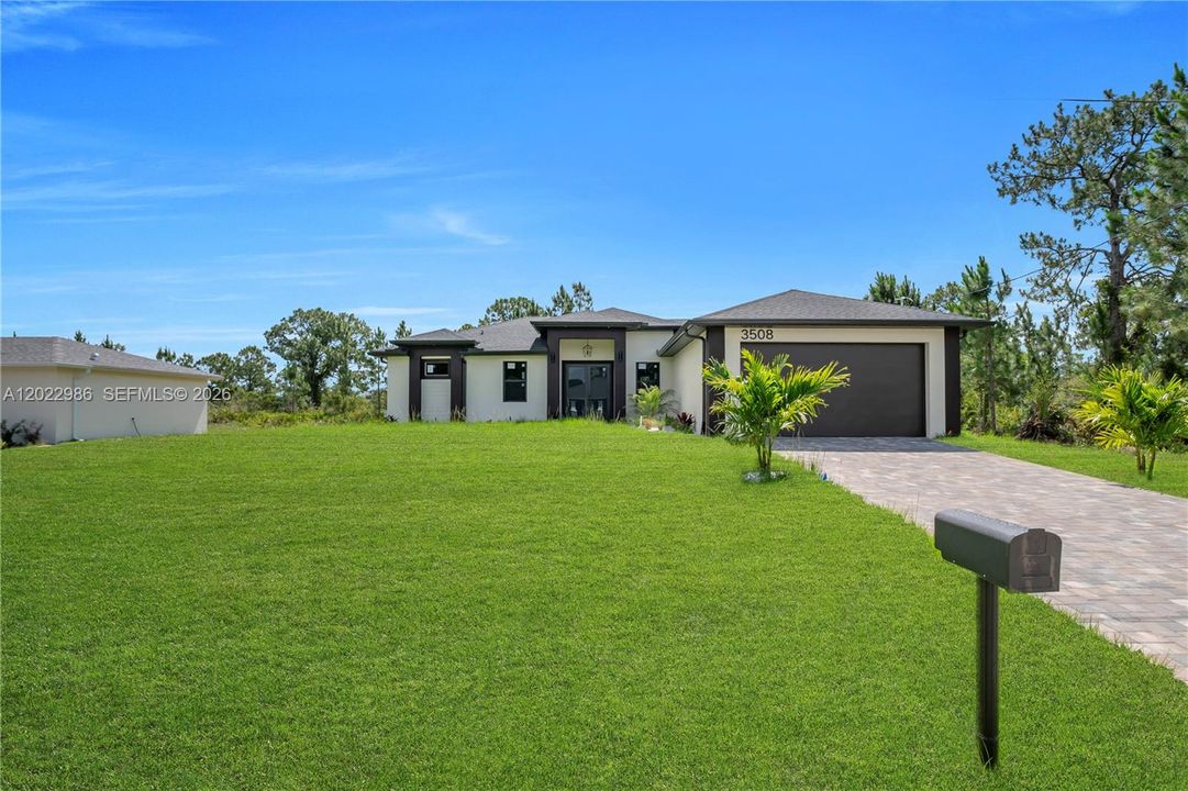 For Sale: $389,900 (4 beds, 3 baths, 1778 Square Feet)