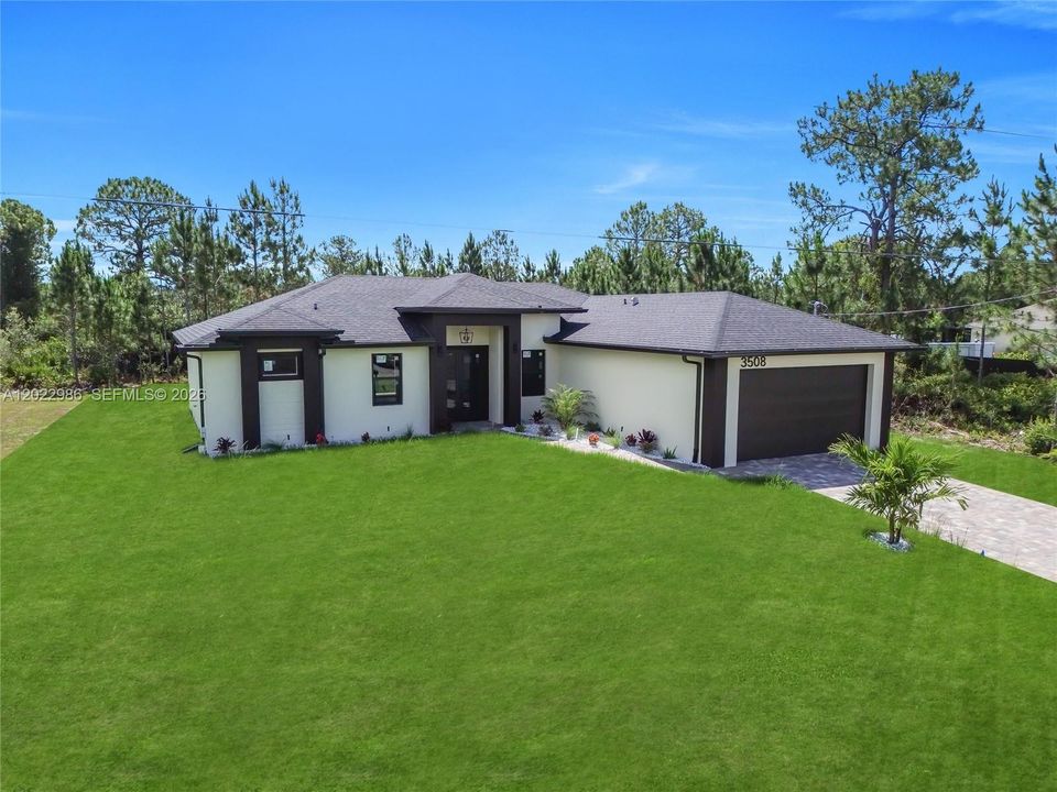 For Sale: $389,900 (4 beds, 3 baths, 1778 Square Feet)