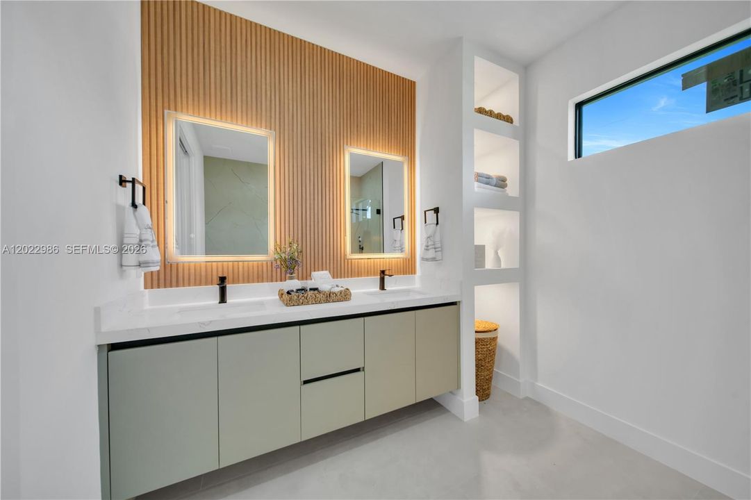 For Sale: $389,900 (4 beds, 3 baths, 1778 Square Feet)