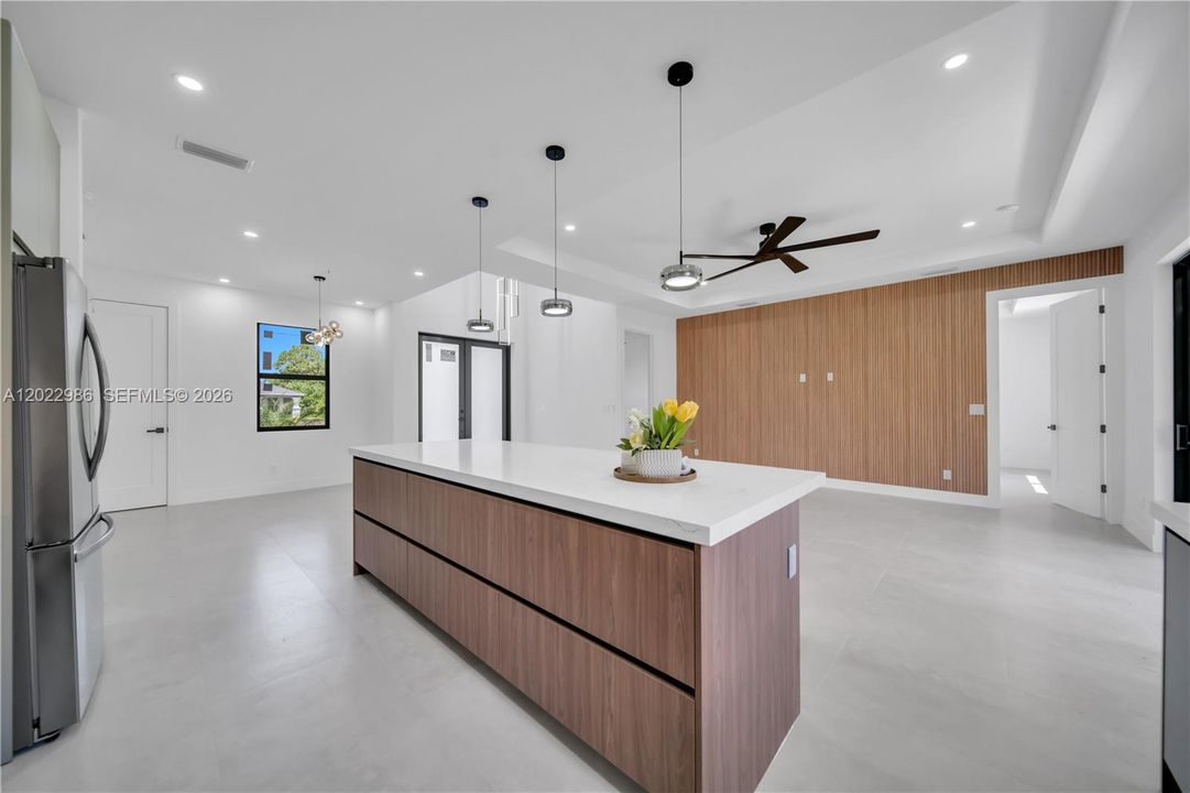 For Sale: $389,900 (4 beds, 3 baths, 1778 Square Feet)