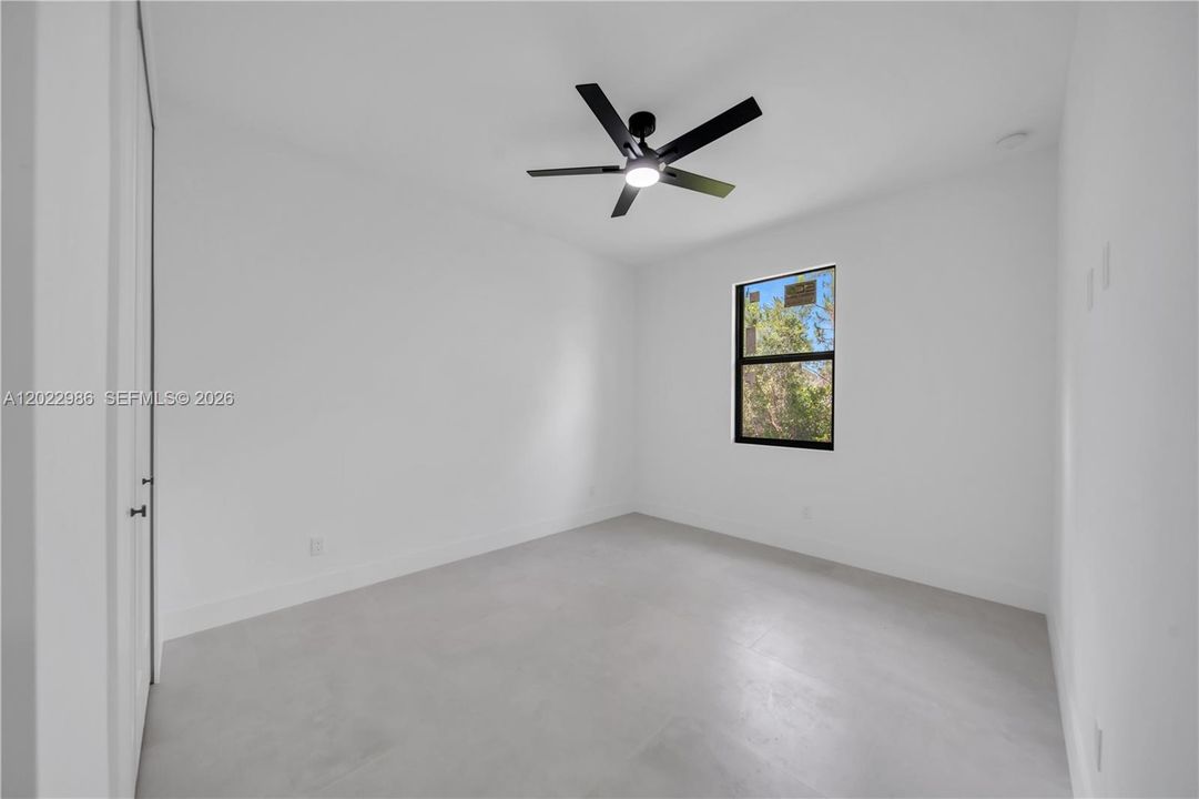 For Sale: $389,900 (4 beds, 3 baths, 1778 Square Feet)