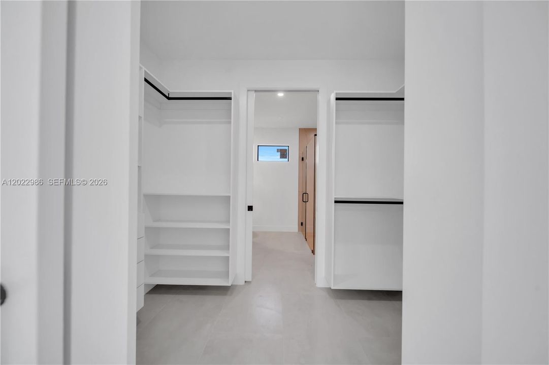 For Sale: $389,900 (4 beds, 3 baths, 1778 Square Feet)
