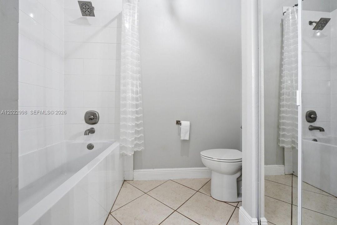 Activo con contrato: $3,800 (3 camas, 2 baños, 1460 Pies cuadrados)