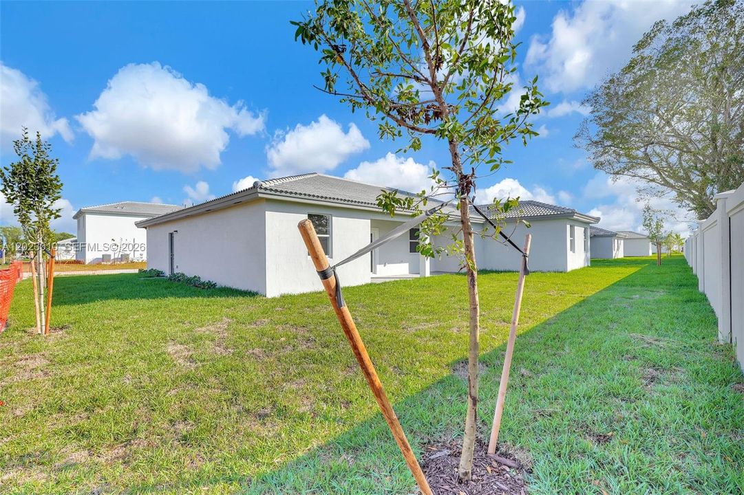 For Rent: $3,900 (4 beds, 3 baths, 2412 Square Feet)