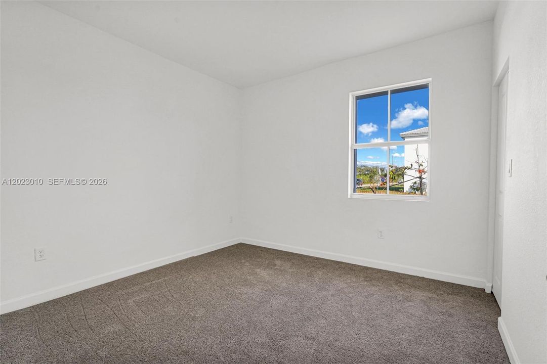 For Rent: $3,900 (4 beds, 3 baths, 2412 Square Feet)
