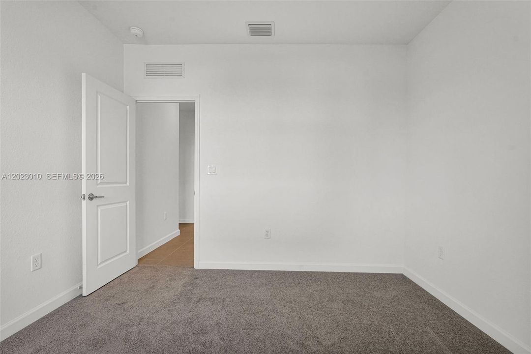 For Rent: $3,900 (4 beds, 3 baths, 2412 Square Feet)