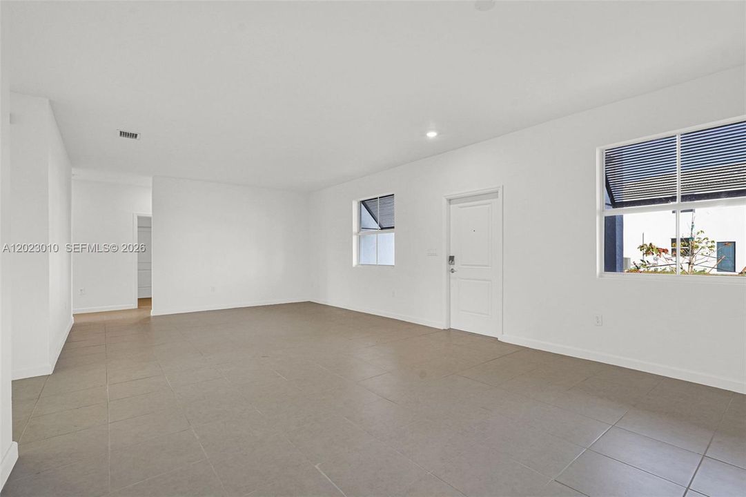 For Rent: $3,900 (4 beds, 3 baths, 2412 Square Feet)