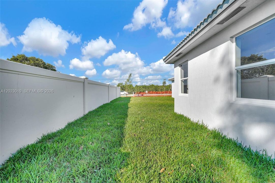 For Rent: $3,900 (4 beds, 3 baths, 2412 Square Feet)