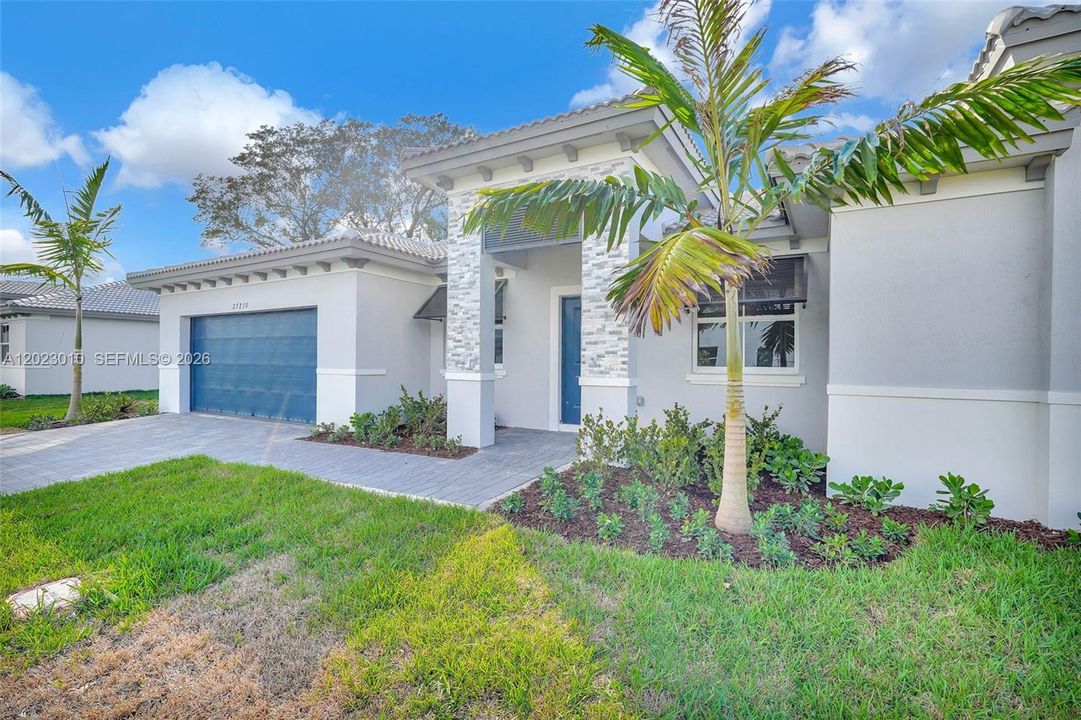 For Rent: $3,900 (4 beds, 3 baths, 2412 Square Feet)
