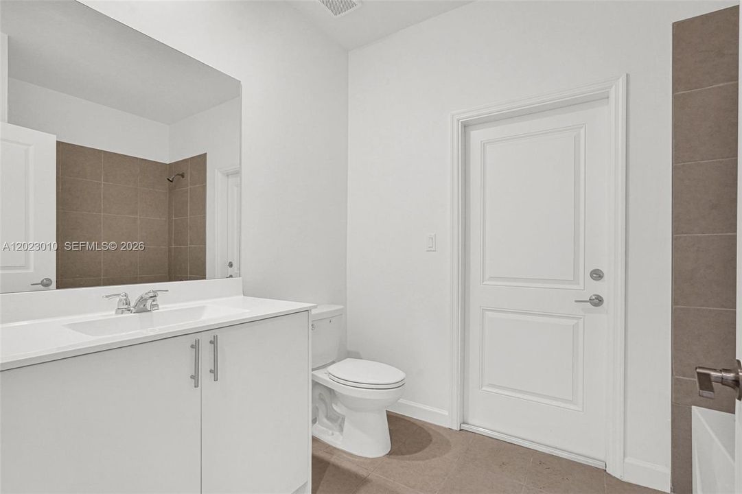 For Rent: $3,900 (4 beds, 3 baths, 2412 Square Feet)