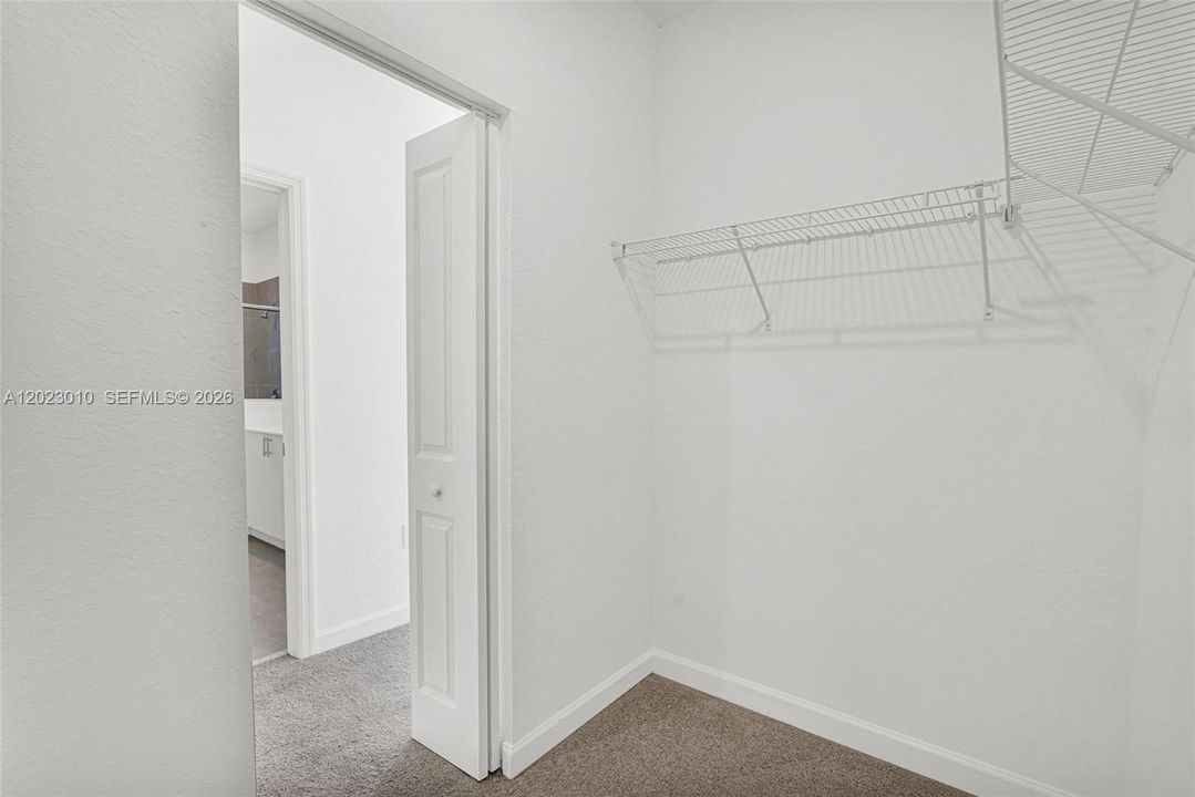 For Rent: $3,900 (4 beds, 3 baths, 2412 Square Feet)