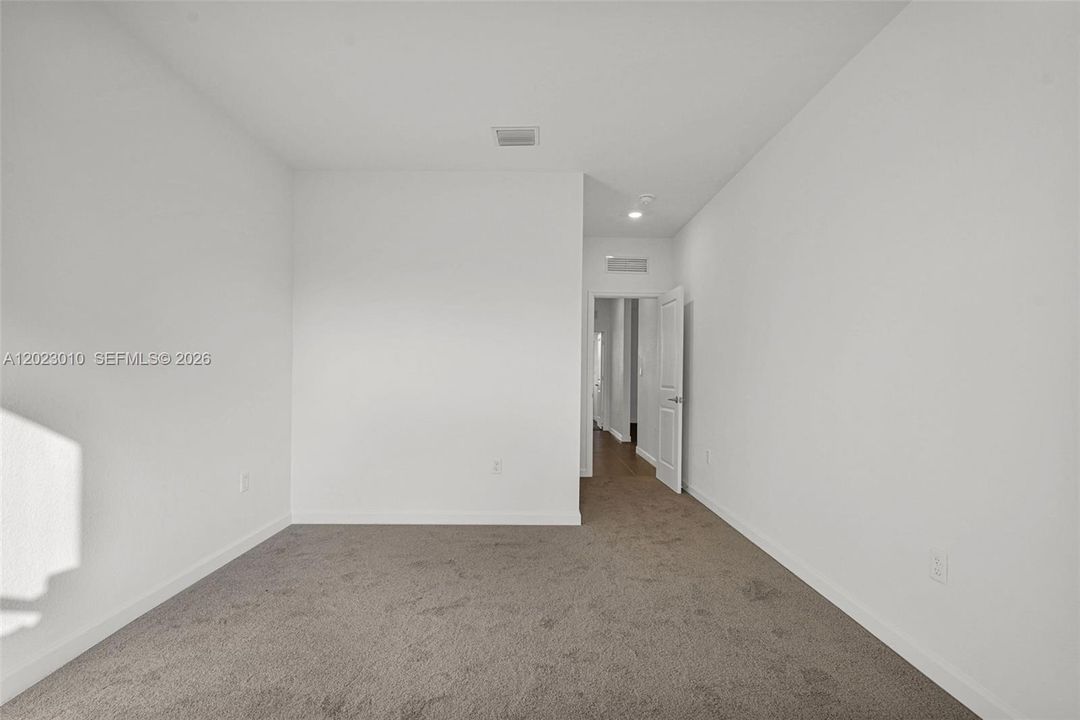For Rent: $3,900 (4 beds, 3 baths, 2412 Square Feet)