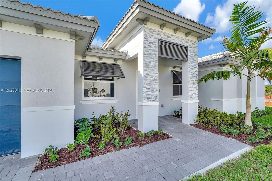 For Rent: $3,900 (4 beds, 3 baths, 2412 Square Feet)