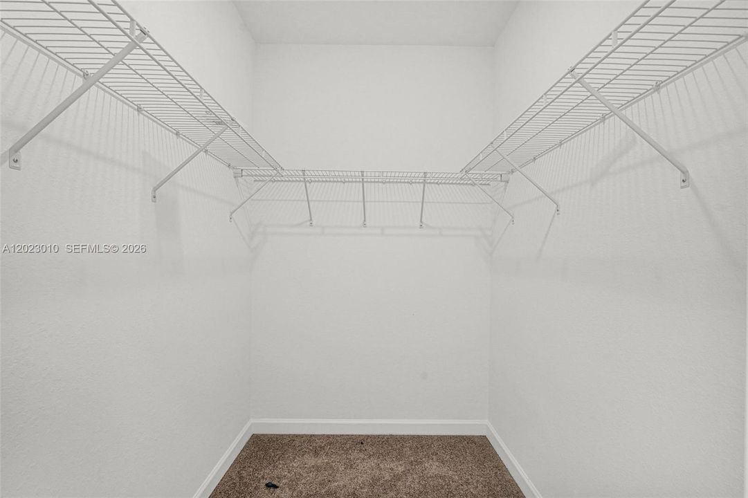 For Rent: $3,900 (4 beds, 3 baths, 2412 Square Feet)