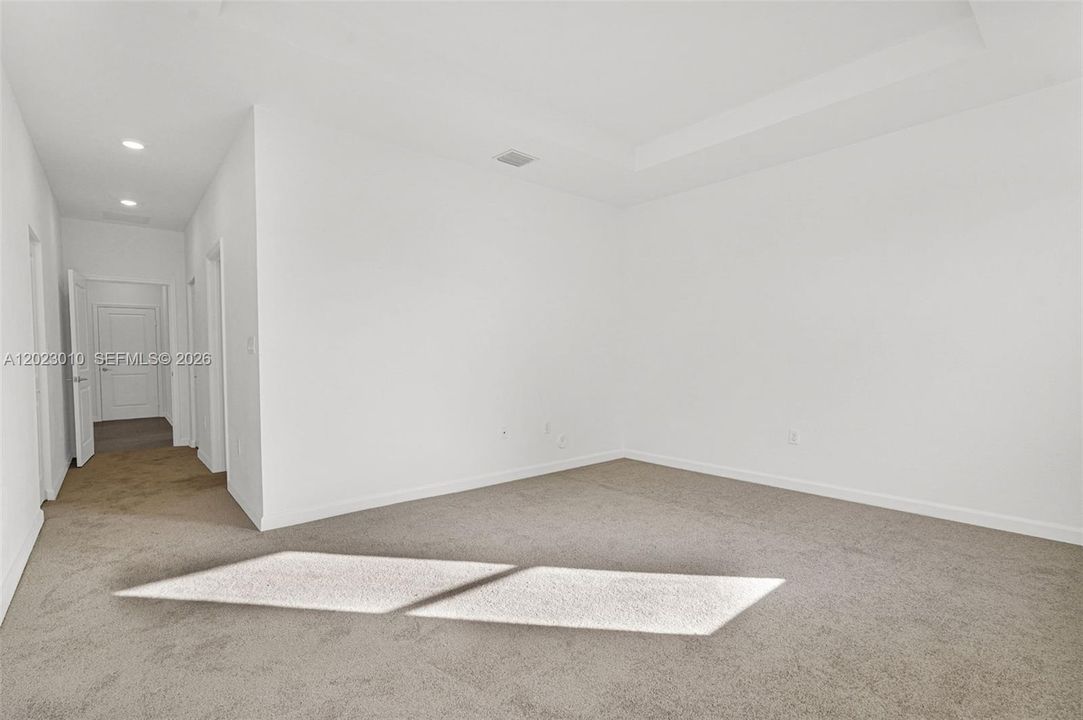 For Rent: $3,900 (4 beds, 3 baths, 2412 Square Feet)