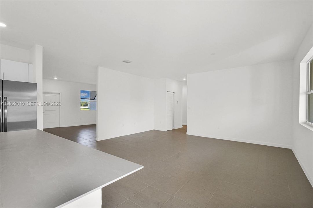 For Rent: $3,900 (4 beds, 3 baths, 2412 Square Feet)